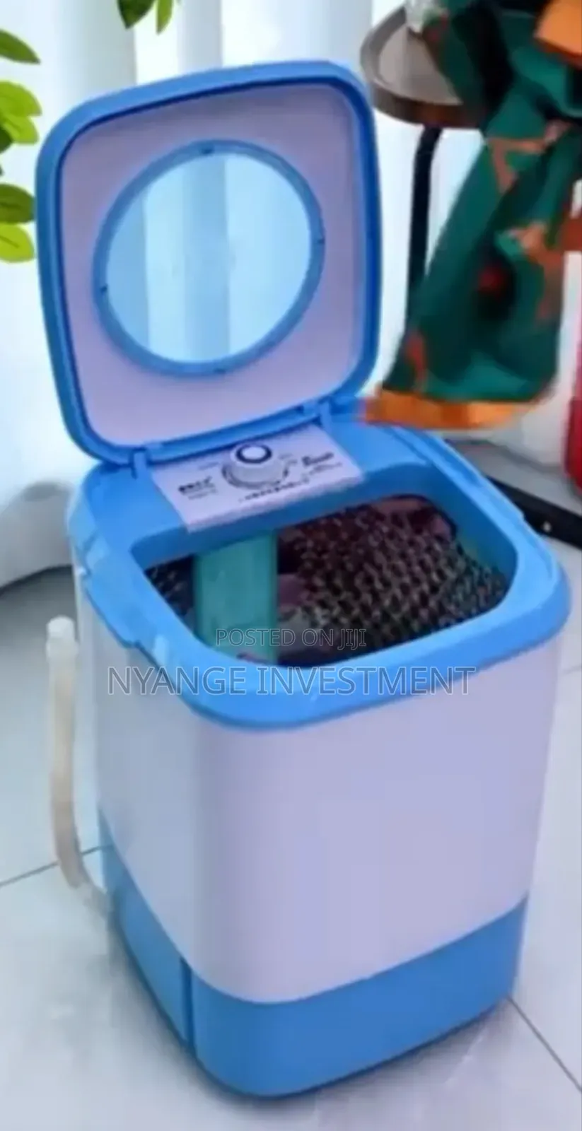 Mini Washing Machine. Small Sized Washing Machine