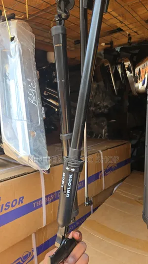 Mitsubishi Pajero Boot Door Lift Support Strut