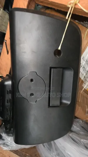 Nissan Hardbody Tail Gate Cover