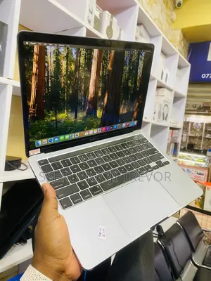 Laptop Apple MacBook Pro 16GB Intel Core i7 SSD 512GB