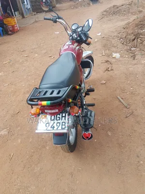 Bajaj Boxer 100 2024 Red