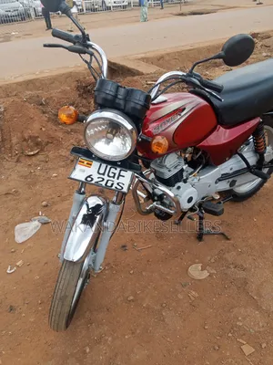 Bajaj Boxer 100 2024 Red