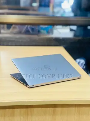 New Laptop Dell Precision 5560 16GB Intel Core i9 SSD 512GB