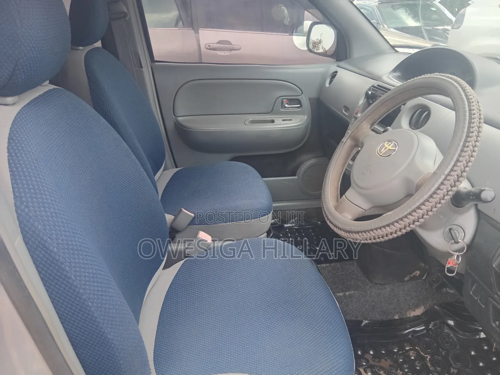Toyota Sienta 2012 Blue