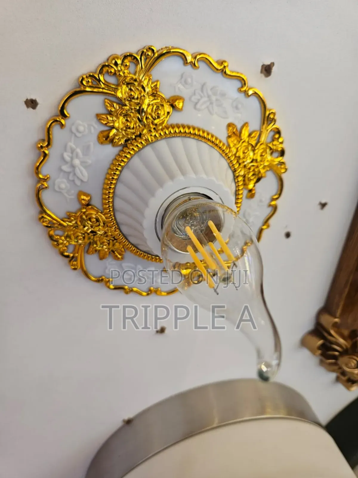 Elegant Lamp Holder