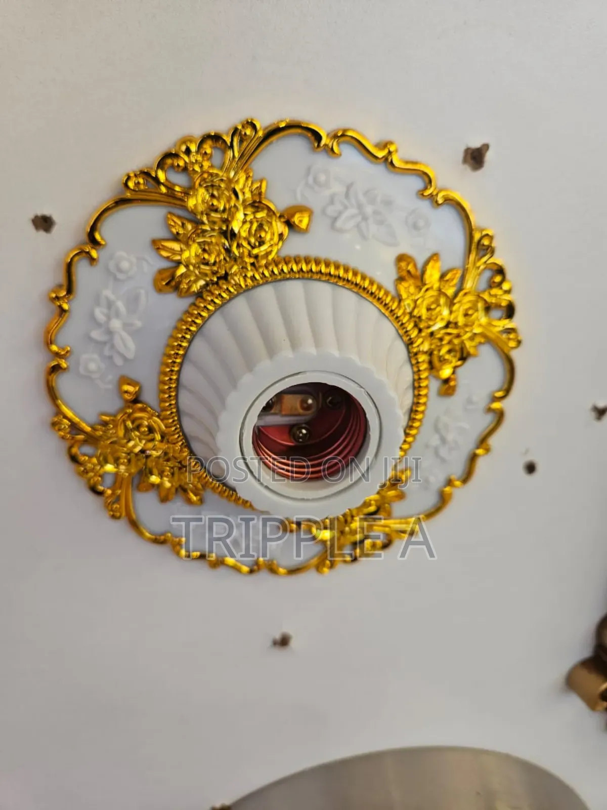 Elegant Lamp Holder