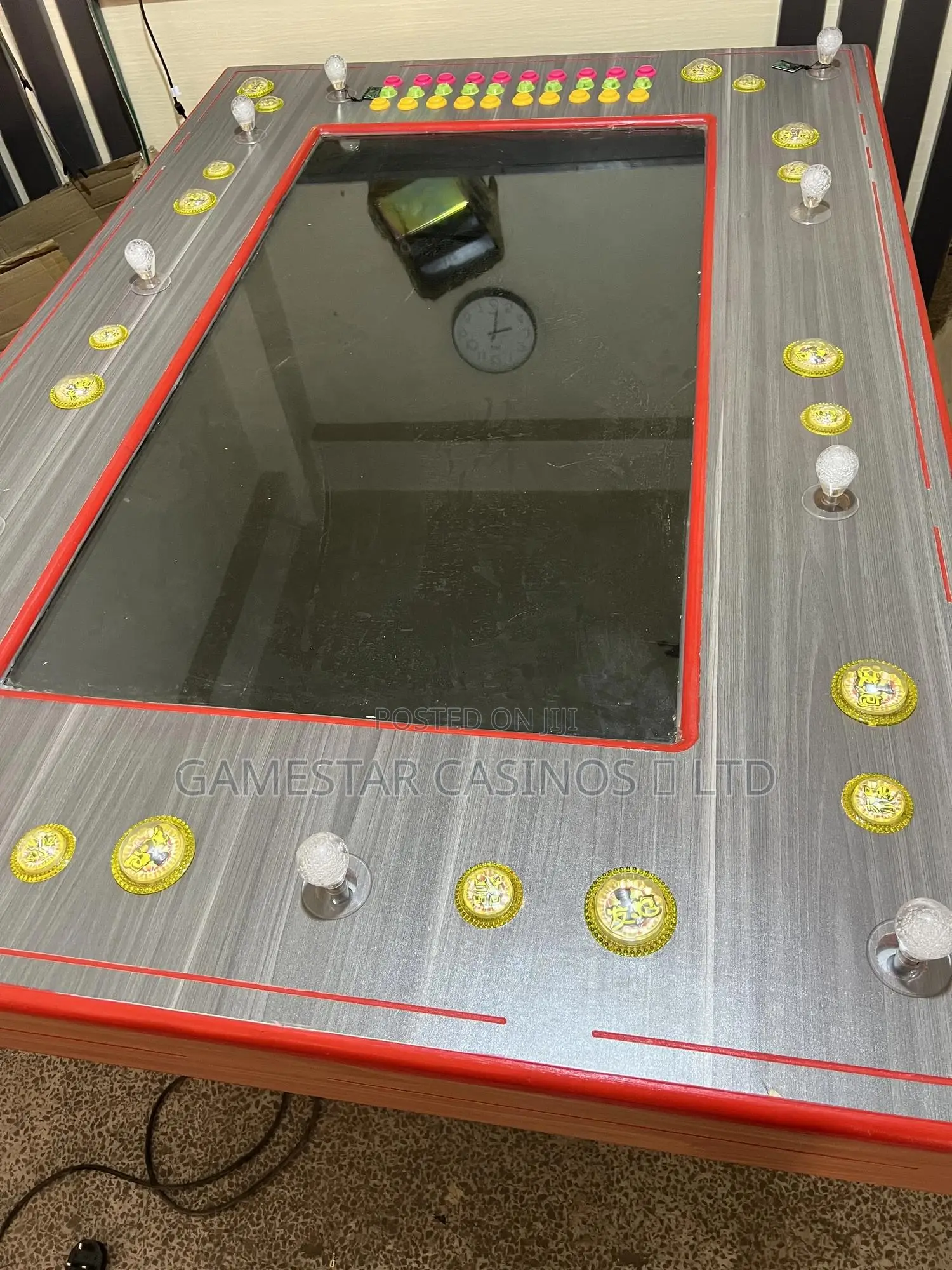 10 Players Machine