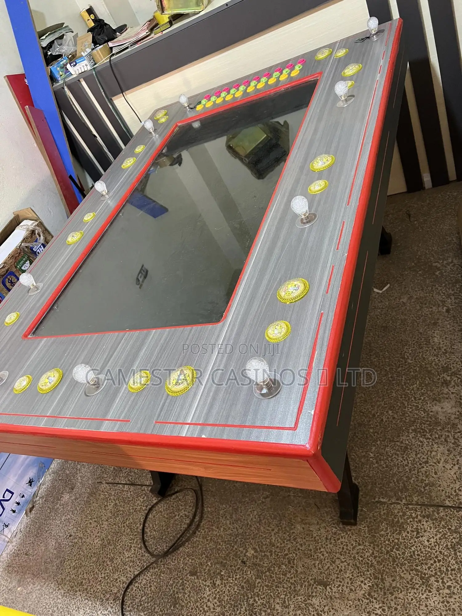 10 Players Machine