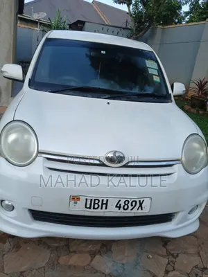Toyota Sienta 2007 White