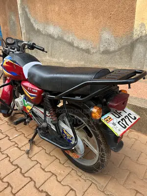 Bajaj CT 125X 2023 Red