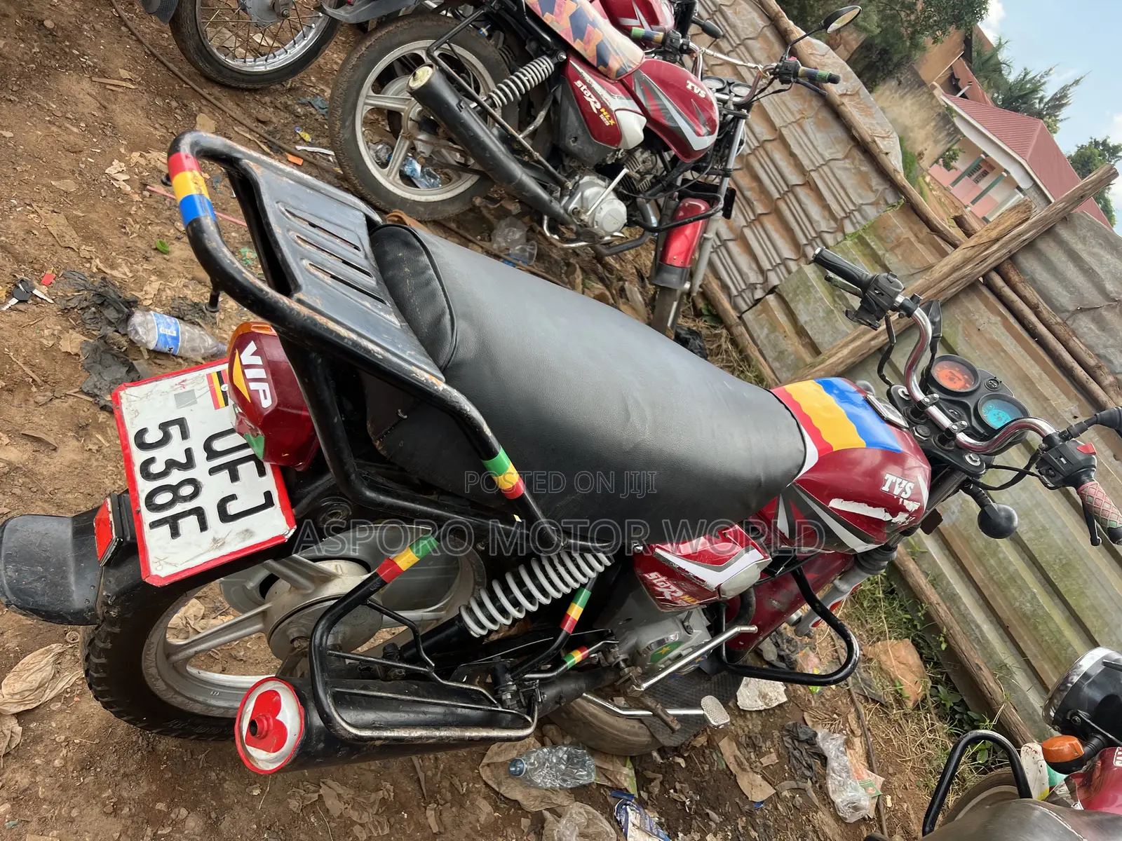 TVS HLX 125 2021 Red