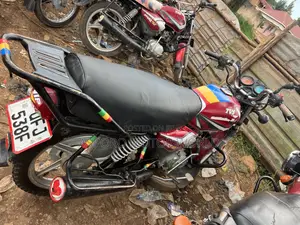 TVS HLX 125 2021 Red