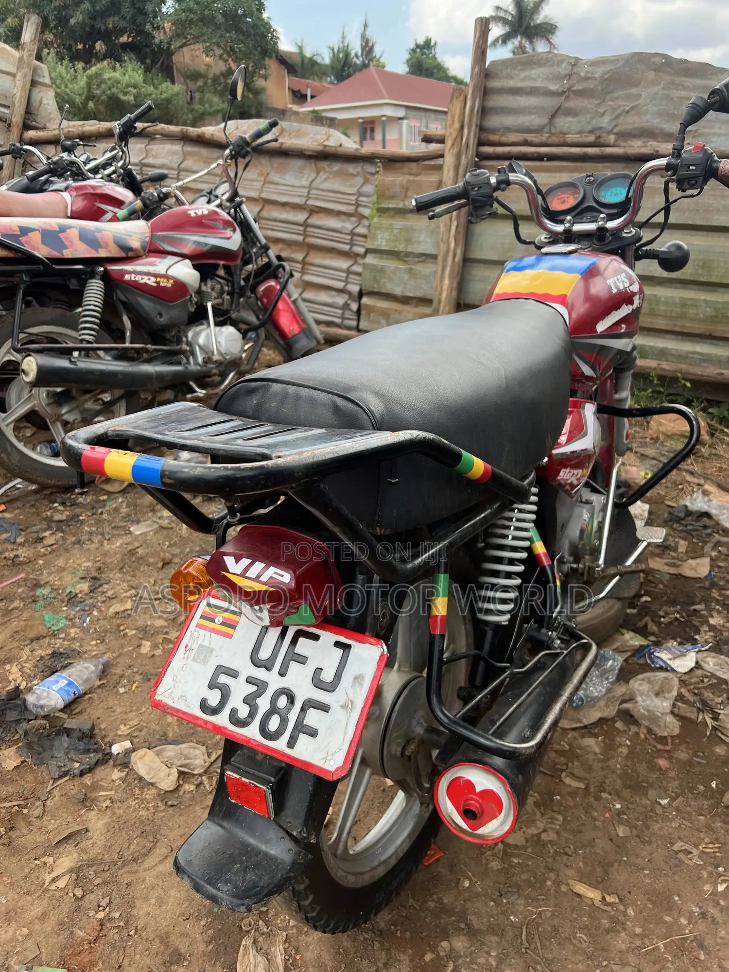 TVS HLX 125 2021 Red