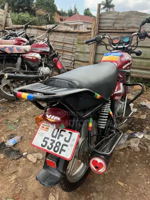 TVS HLX 125 2021 Red