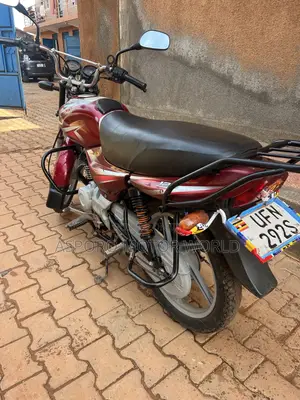 Bajaj CT 125X 2022 Red