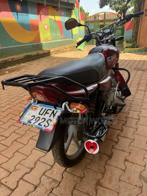 Bajaj CT 125X 2022 Red