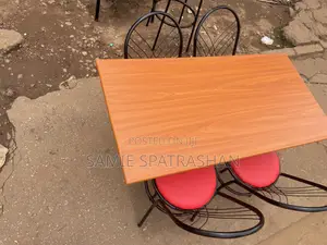 Dining Table 4 Sits