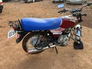Bajaj Boxer 100 2023 Red