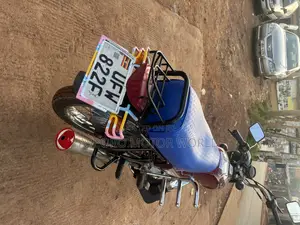 Bajaj Boxer 100 2023 Red