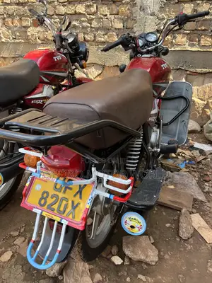 TVS HLX 125 2023 Red