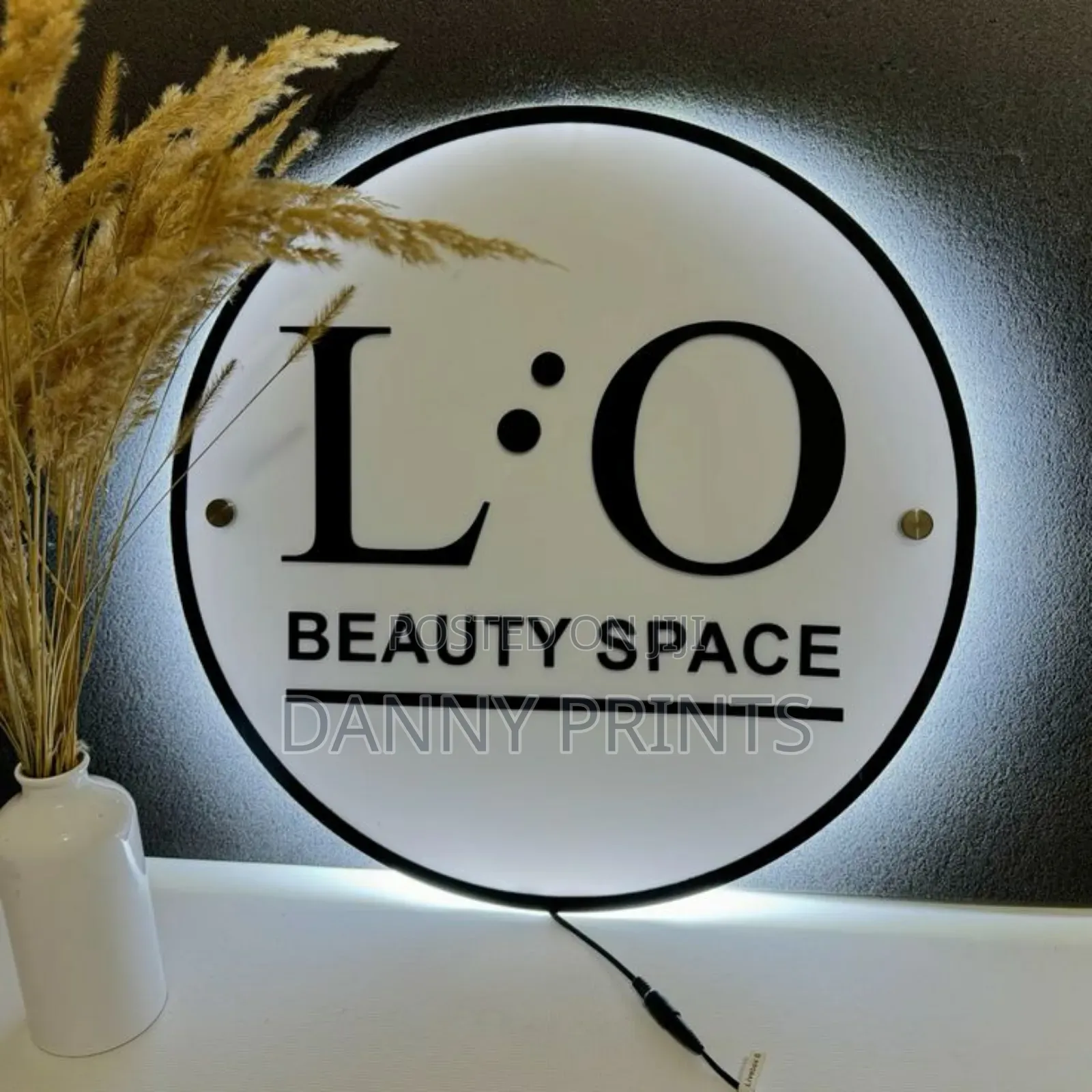 2d and 3d Acrylic Round Signs