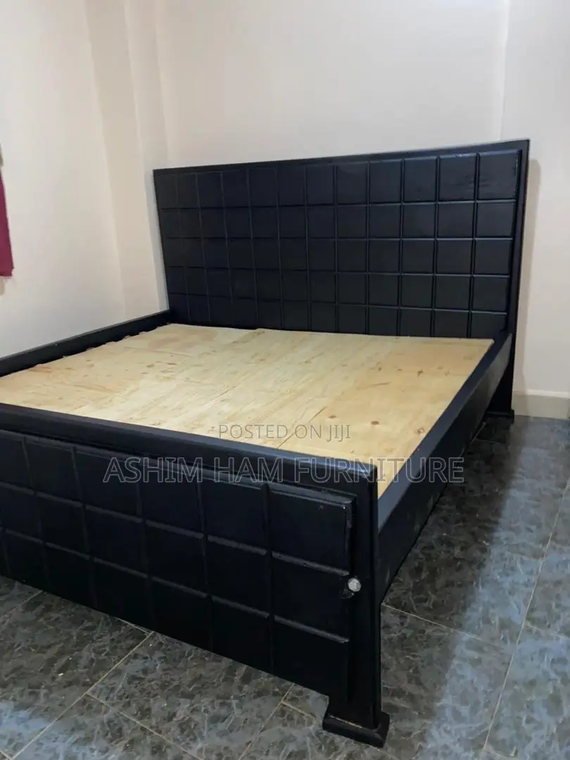 Tile Bed in Black