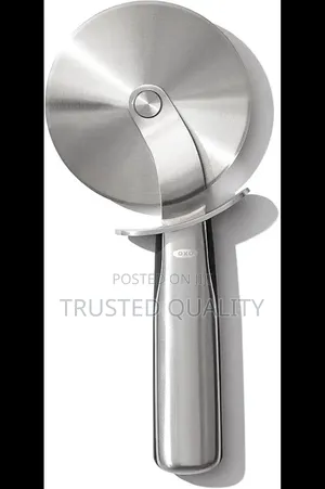 Wheel Shaped Pizza Cutter