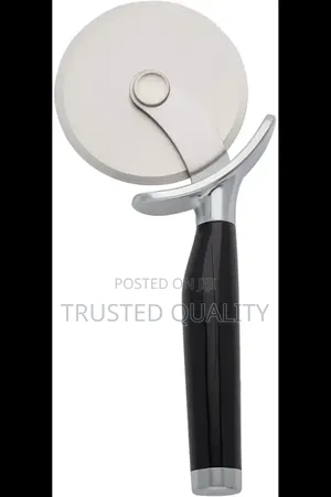 Wheel Shaped Pizza Cutter