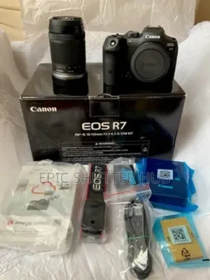 Canon Eos R7 Mirrorless Camera + Rf-S 18-150mm F3.5-6.3 Is STM Lens