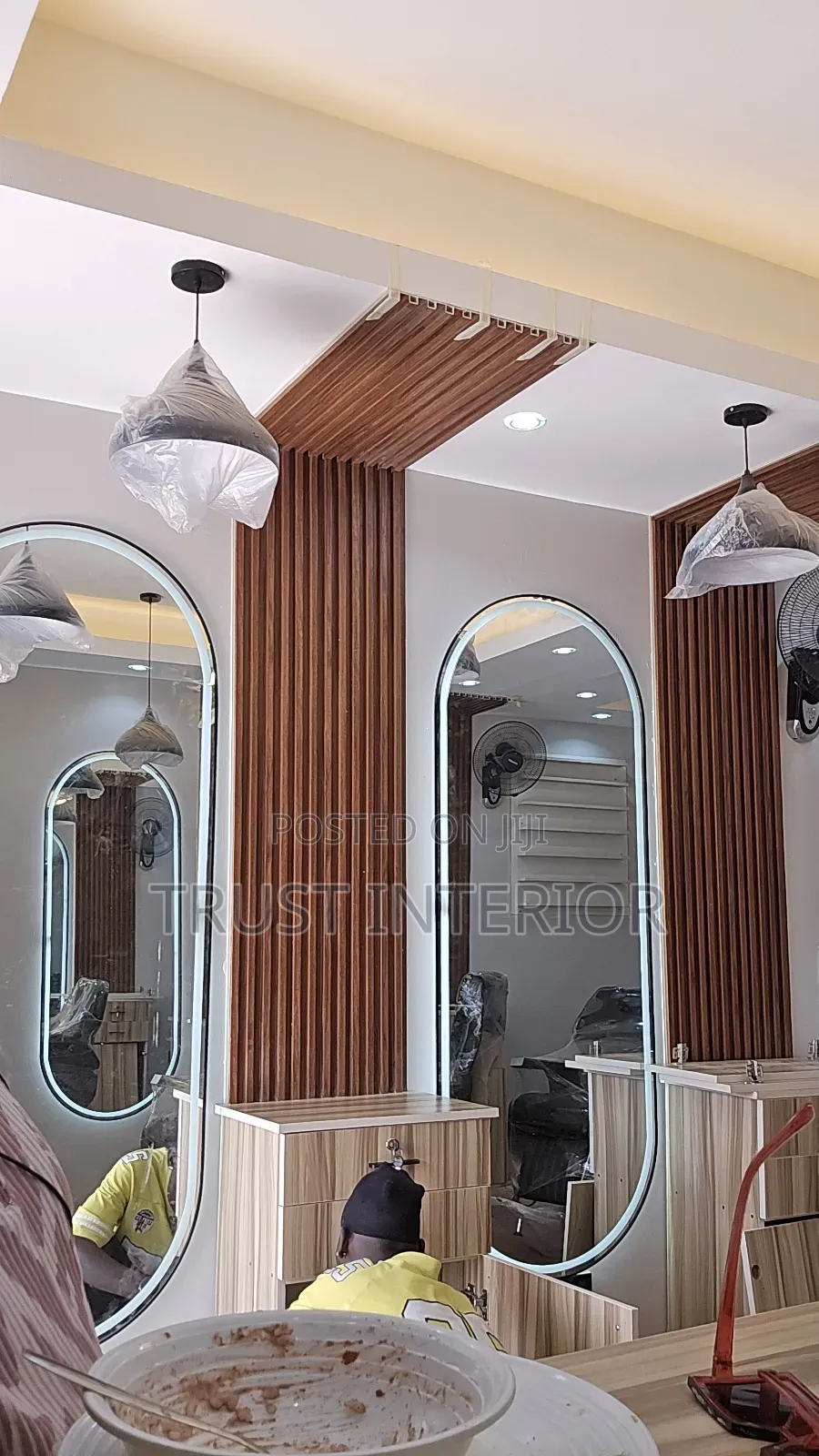 Saloon Experts 76