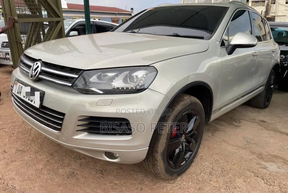 Volkswagen Touareg 2013 Gray