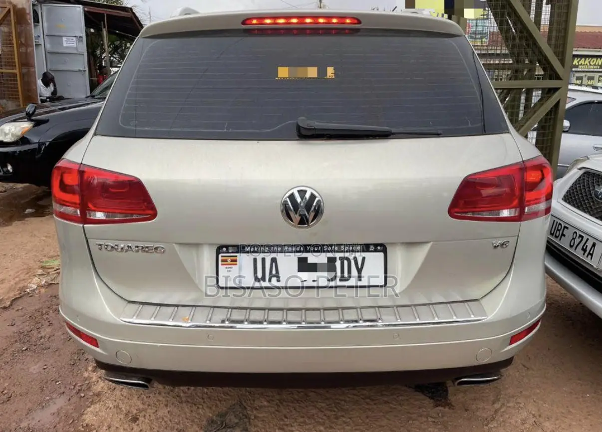 Volkswagen Touareg 2013 Gray