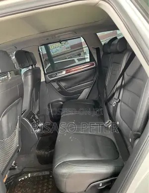 Volkswagen Touareg 2013 Gray