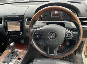 Volkswagen Touareg 2013 Gray