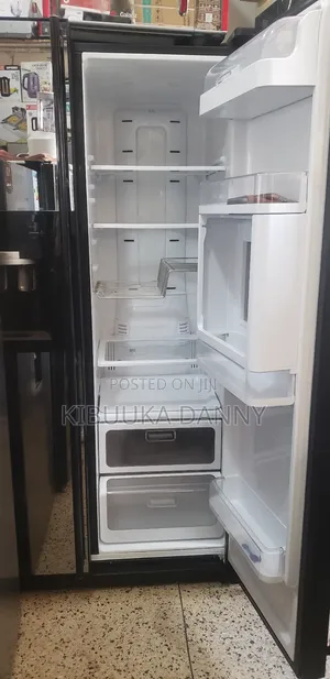 Samsung Glass Door Side by Side 720 Litres Fridge