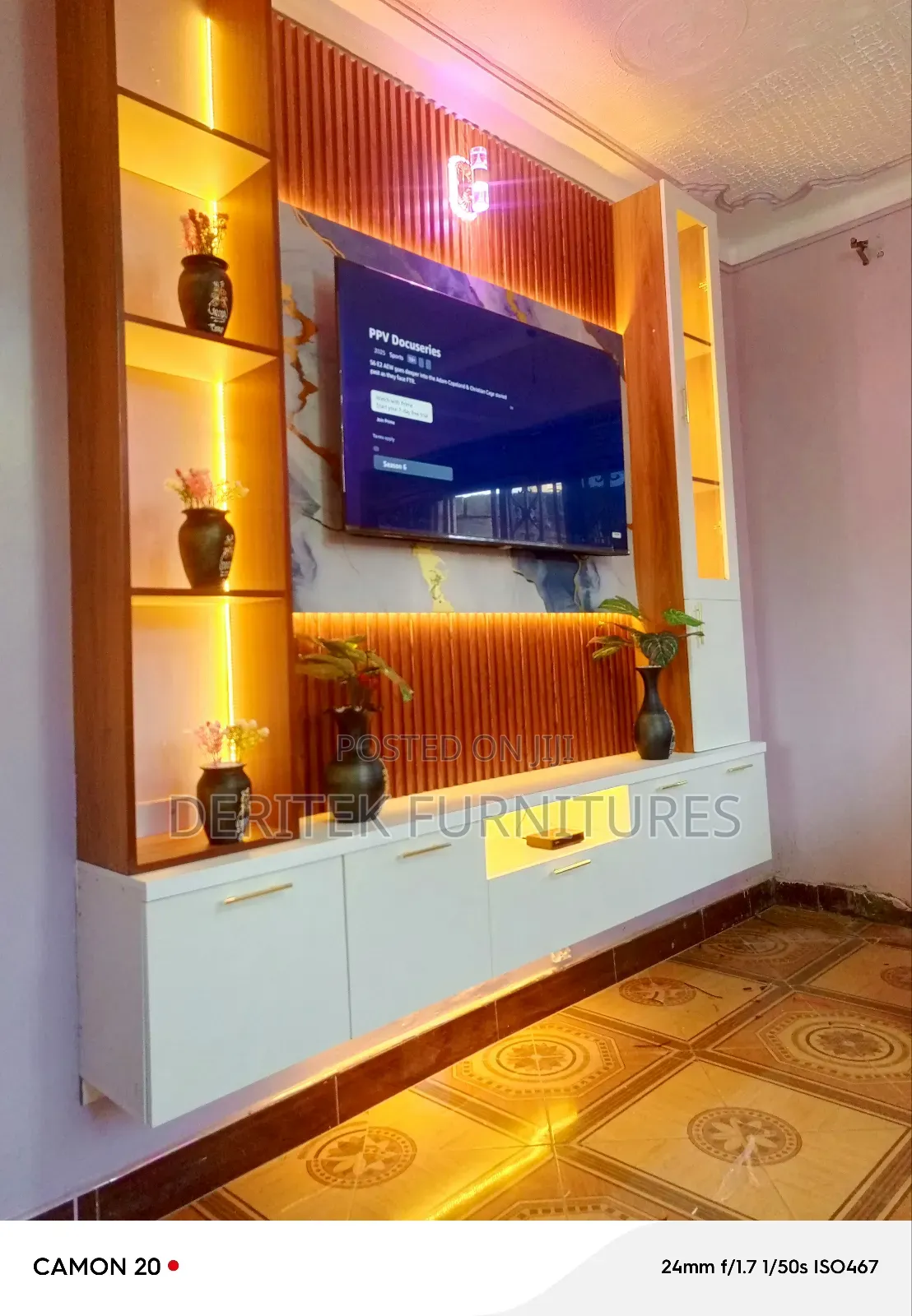 T. V or Wallunit