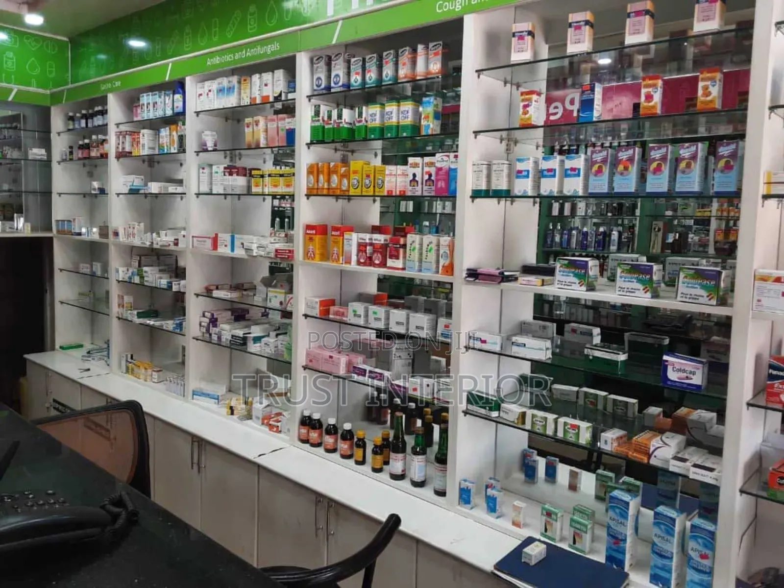 Pharmacy Fitters 43