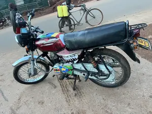 Bajaj Boxer 100 2020 Red
