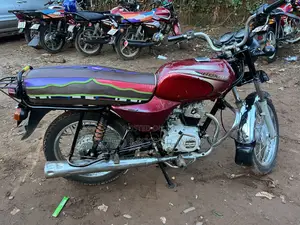 Bajaj Boxer 100 2022 Red