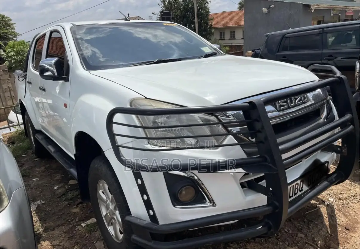 Isuzu D-MAX 2013 White