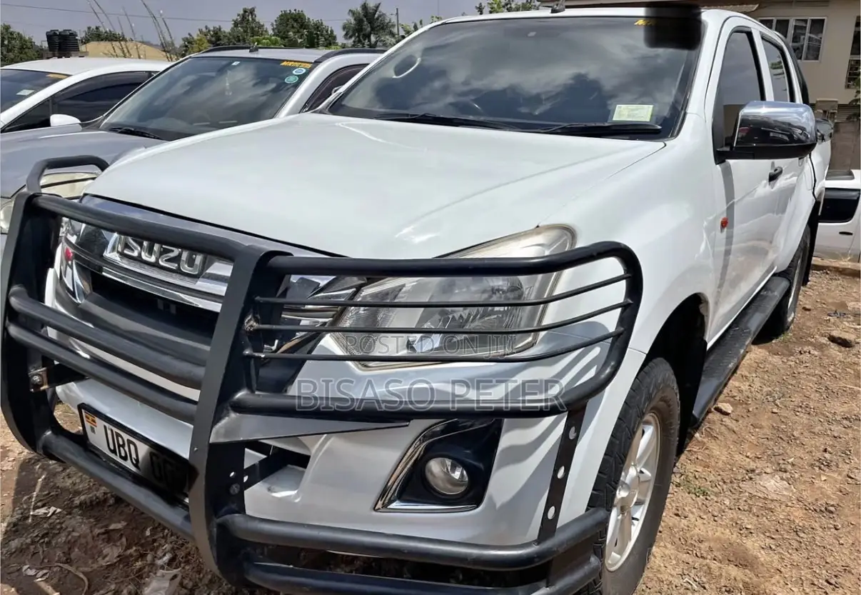 Isuzu D-MAX 2013 White