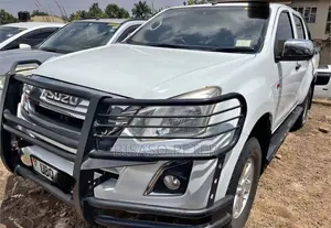 Isuzu D-MAX 2013 White