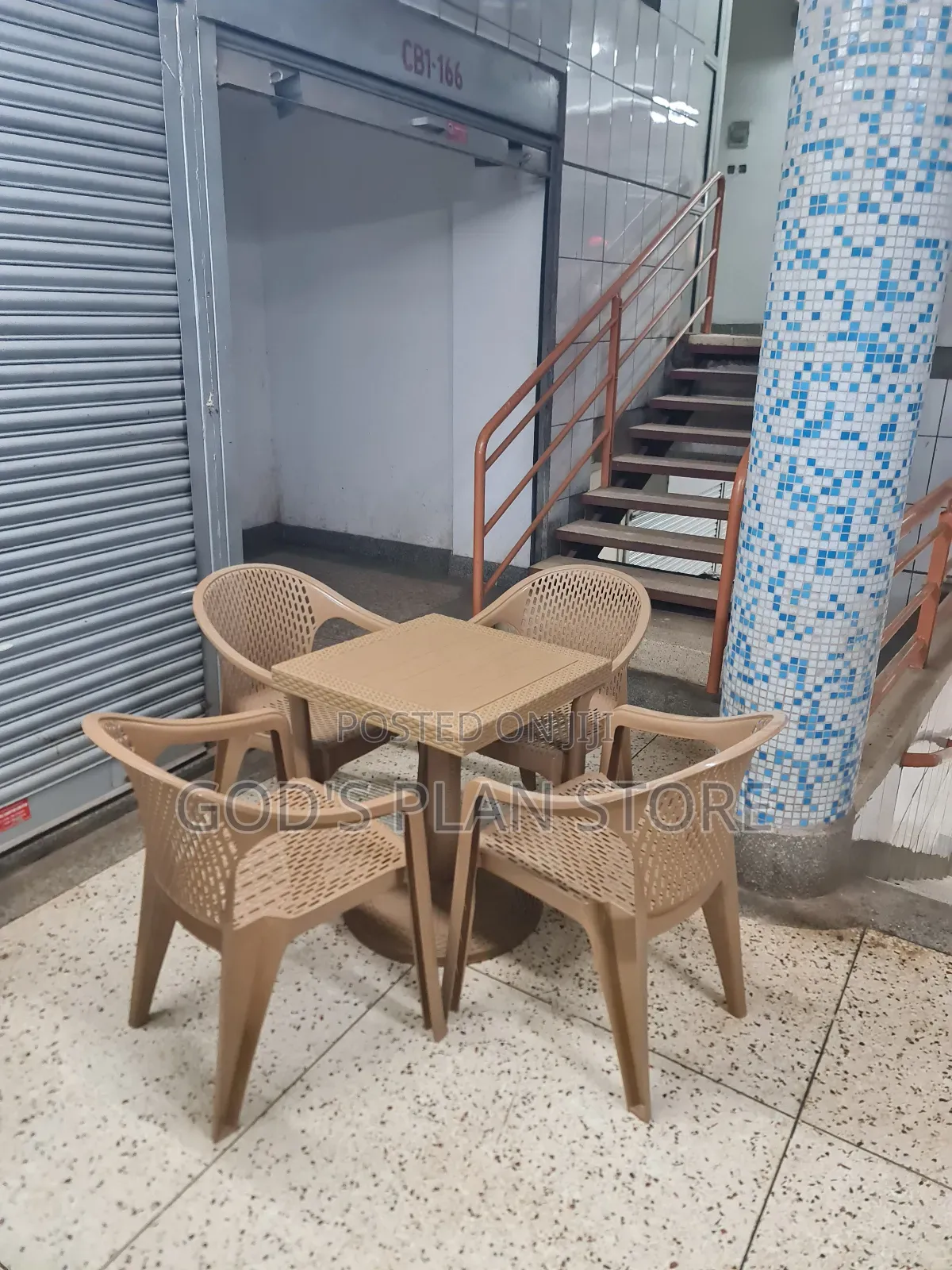 Anmol Plastic Table and Chairs Plastic Table and Chairs for Unique Bar