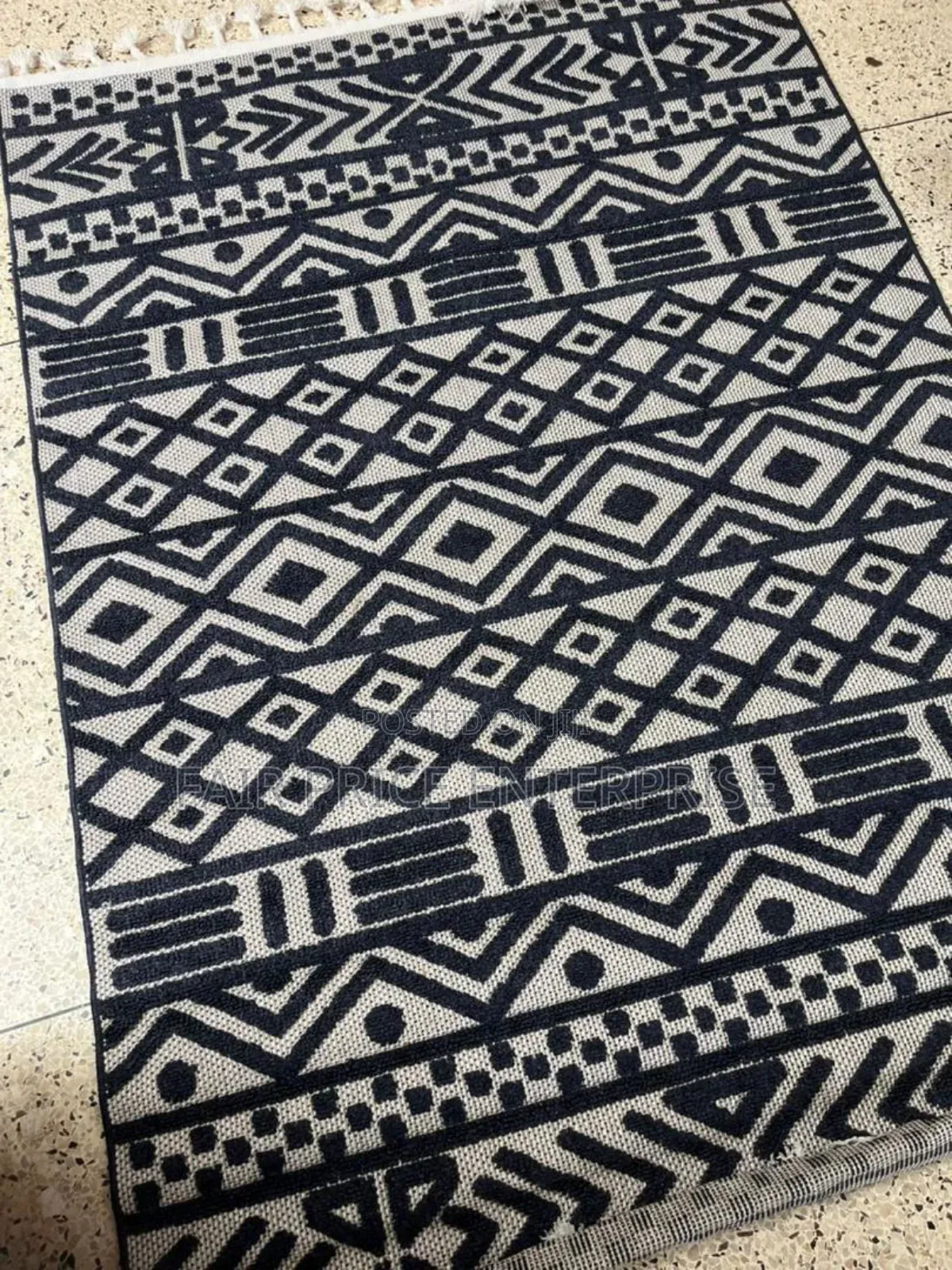 2meter by 3meters. Modern Center Carpet Rug