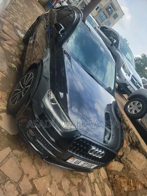 Audi Q3 2012 Black