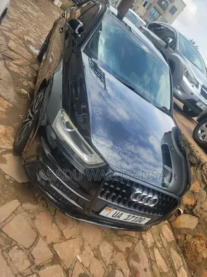 Audi Q3 2012 Black