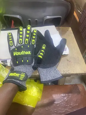 Anti Cut Gloves/ Safety Gloves