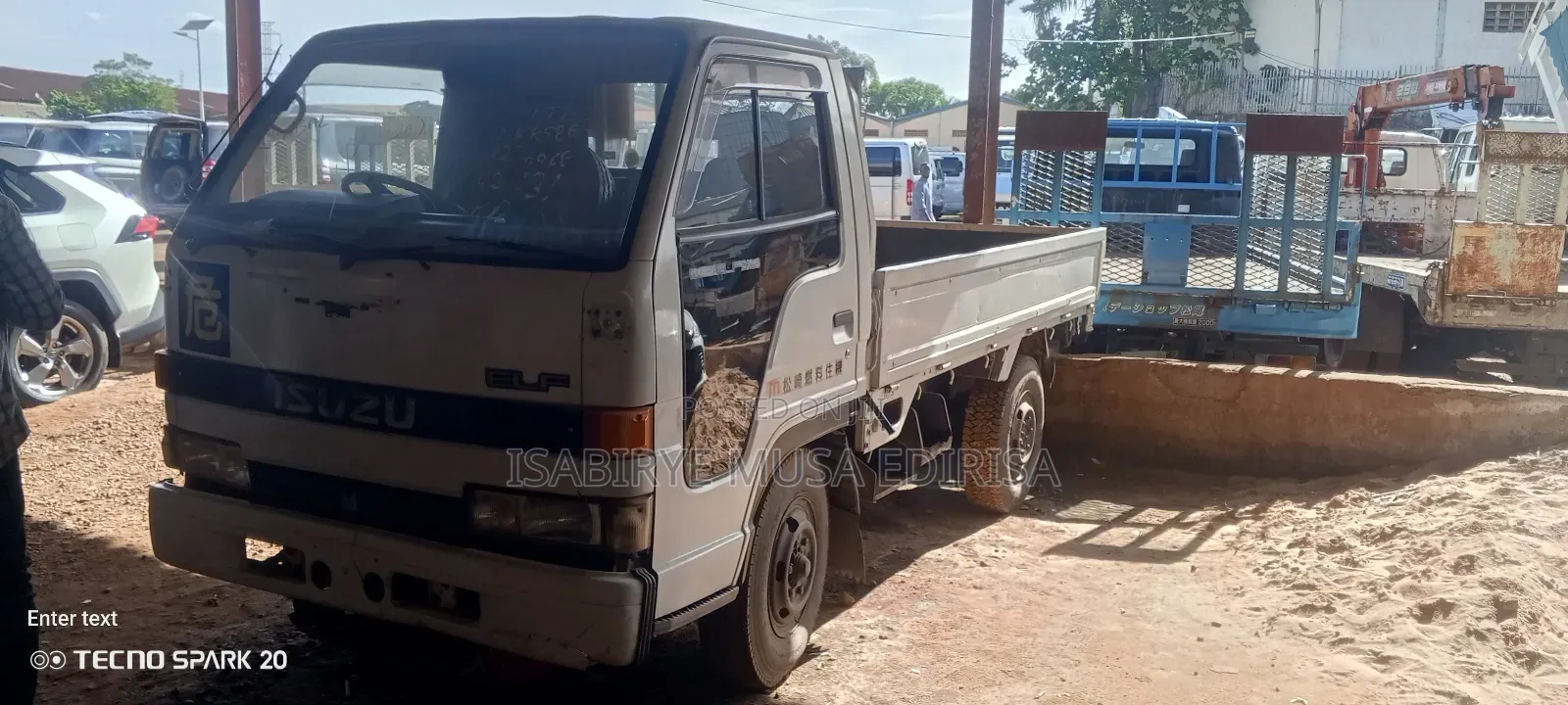 Isuzu Single Light and Single Tye