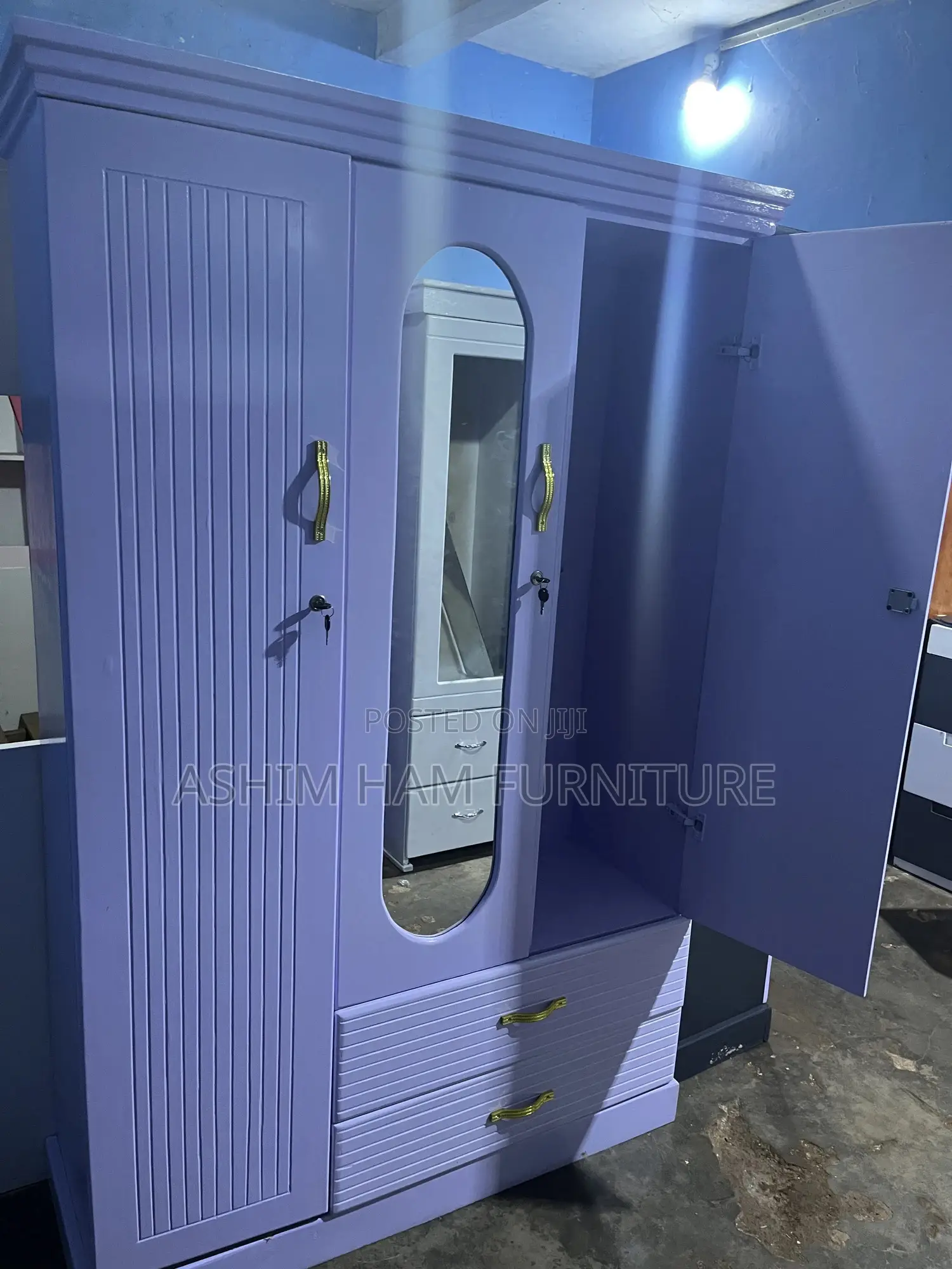 White Wadrope / Closet in Furniture