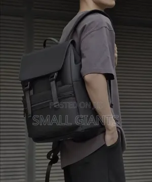 Mast Harbour Men's Solid Medium Backpack